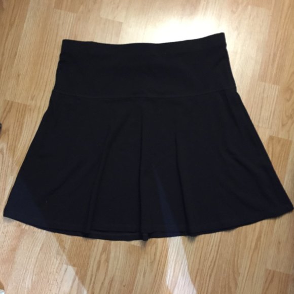 🦋 3/$25 Black Fit and Flare Style Skirt - Picture 8 of 8